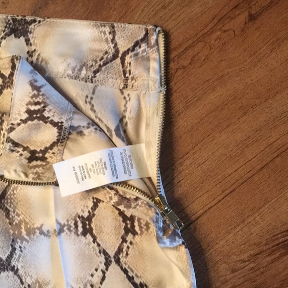 Xoxo snake skin printed pants - Picture 3 of 6